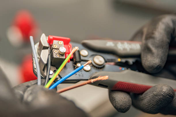 Best Circuit Breaker Repair  in Lopezville, TX